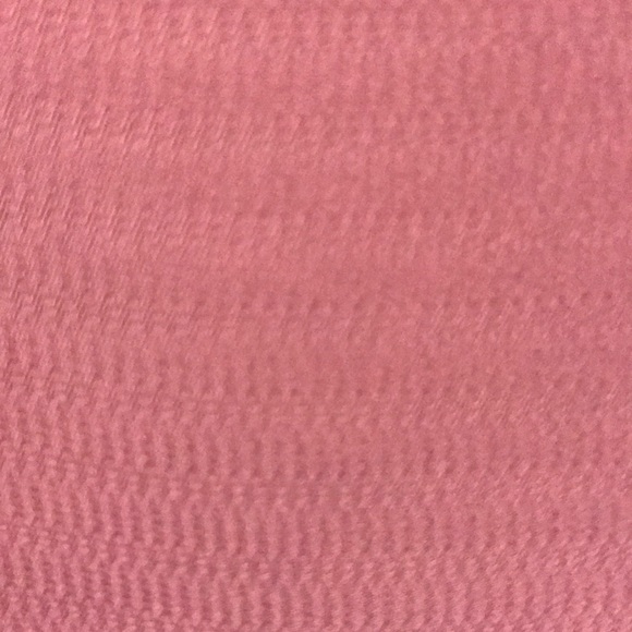 A blouses is a really beautiful color - Picture 4 of 5